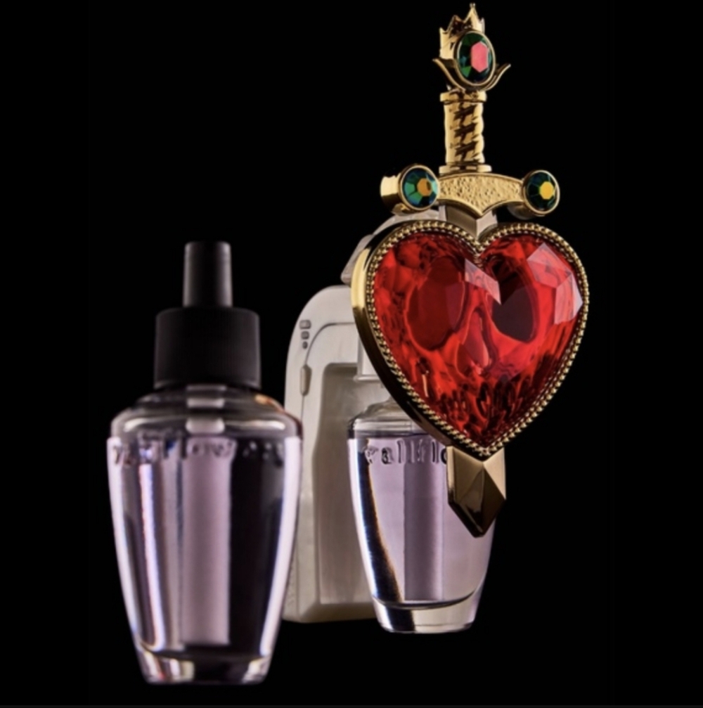 🆕 Evil Queen Heart Dagger Wallflower plug-in And I Scream Float Bundle